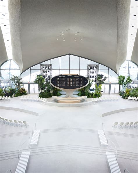 louis vuitton jfk airport|Louis Vuitton Turned JFK Airport Into a Fashion Runway .